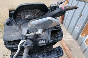 Burgman 400 Suzuki pezzi o intero