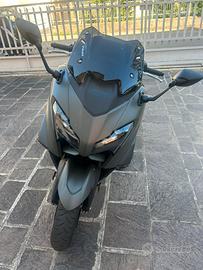 Scooter tmax 560
