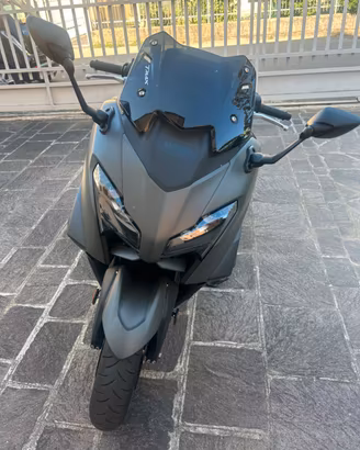 Scooter tmax 560