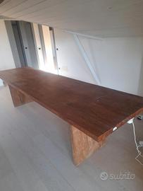 tavolo in legno castano