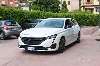 Peugeot 308 Allure PureTech 130 CV – 2022 | 66.000