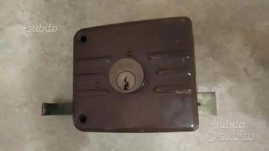 Serratura per porta di casa marca Iseo