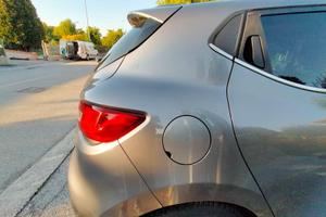 Renault Clio 1.5 dCi 90CV Costume National – tagli