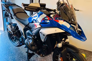 Bmw R 1300 GS TROPHY MOTO PARI AL NUOVO
