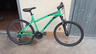 bicicletta mtb mountain bike b twin 26