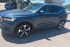 VOLVO XC40 PLUG IN HYBRID 