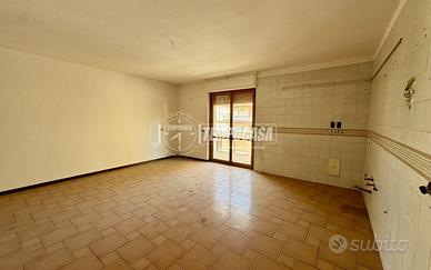 Ampio appartamento su due livelli e box auto doppi