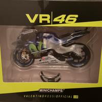 Yamaha YZR M1 2016 Valentino Rossi 1/18 Minichamps