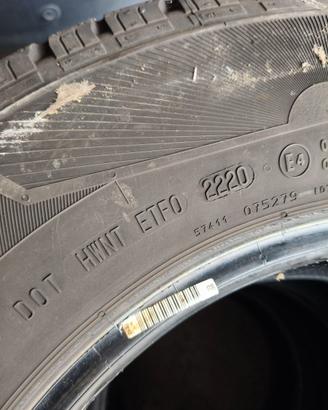 Copertoni per furgoni/camper  215/70 R15 CP 109R 