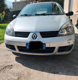 Renault Clio Neopatentati