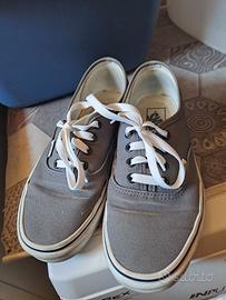 Vans grigie