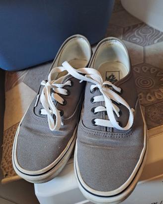 Vans grigie