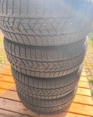215/55r17 4 pneumatici Neve