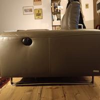 due divani di pelle 2 posti marca poltrone e sofà