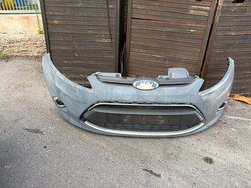 Paraurti ford fiesta fendibennia e griglia