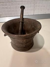 Antico Mortaio in Bronzo con Giglio