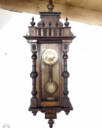 176393 Antico orologio a pendolo funzionante