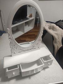 specchio con  piccoli con cassetti porta trucco