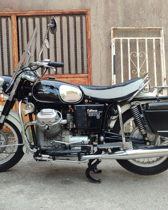 Guzzi V7 850 California