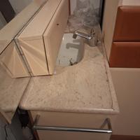 divano matrimoniale mobile bagno completo