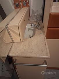 divano matrimoniale mobile bagno completo