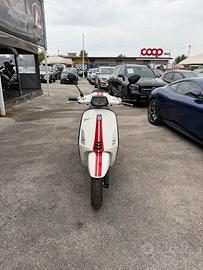 Vespa Sprint 125 3v Racing Sixties
