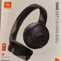 Cuffie JBL Tune 520 BT ancora chiuse