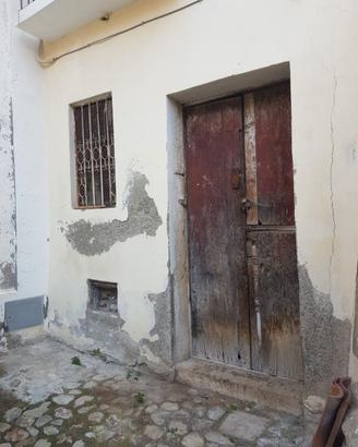 Magazzino deposito garage a san lucido calabria