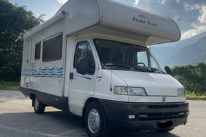 Camper 7 posti roller team 2.8 jtd