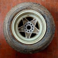 Gomma e Cerchione Ferrari 208-308 GTB-GTS d'epoca 