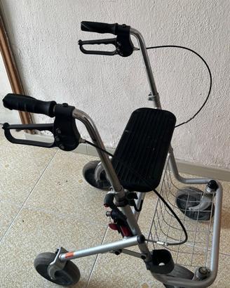 Carrello deambulatore Rollator 4 ruote