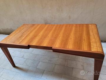 Tavolo In Ciliegio Con Sedie