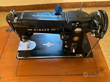 Macchina da cucire d'epoca Singer Modello 306M