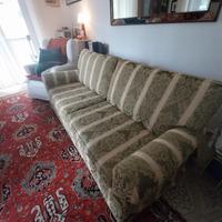 Divano 3 posti usato. 