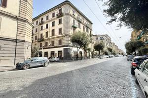 3 LOCALI A NAPOLI
