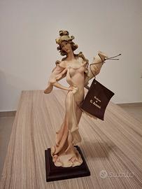 Scultura donna G. Armani