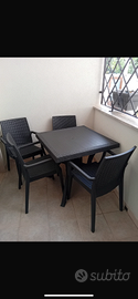 Tavolo più 4 sedie