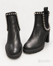 Christian Louboutin stivaletti spikes neri
