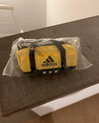 Borsa adidas mini portachiavi