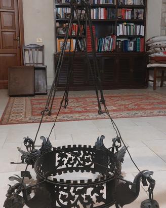 lampadario antico in ferro battuto