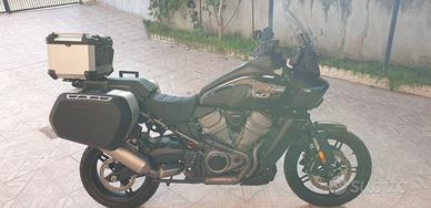 Harley-Davidson 1250 - solo 2.500 km