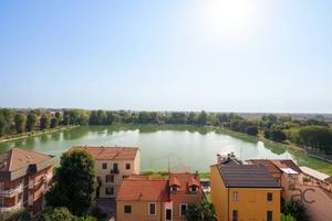 Appartamento di 140 m² con 4 locali e box auto a S