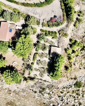 Attività / Licenza di 170260 m² con 5 locali a Lic