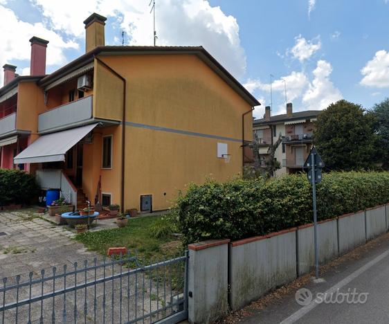 Laurentina bilocale con balcone