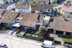 Villa a schiera con giardino libera subito