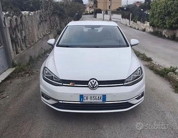 Volkswagen Golf 7.5- 1.0 TSI Busines DSG