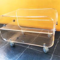 Tavolino carellino con ruote in plexiglass design