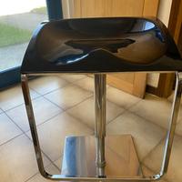 N.3 Sgabelli in metallo seduta in metacrilato nero