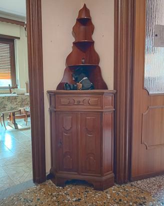 Angoliera in legno