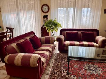 Divani in velluto in stile classico molto comodi
